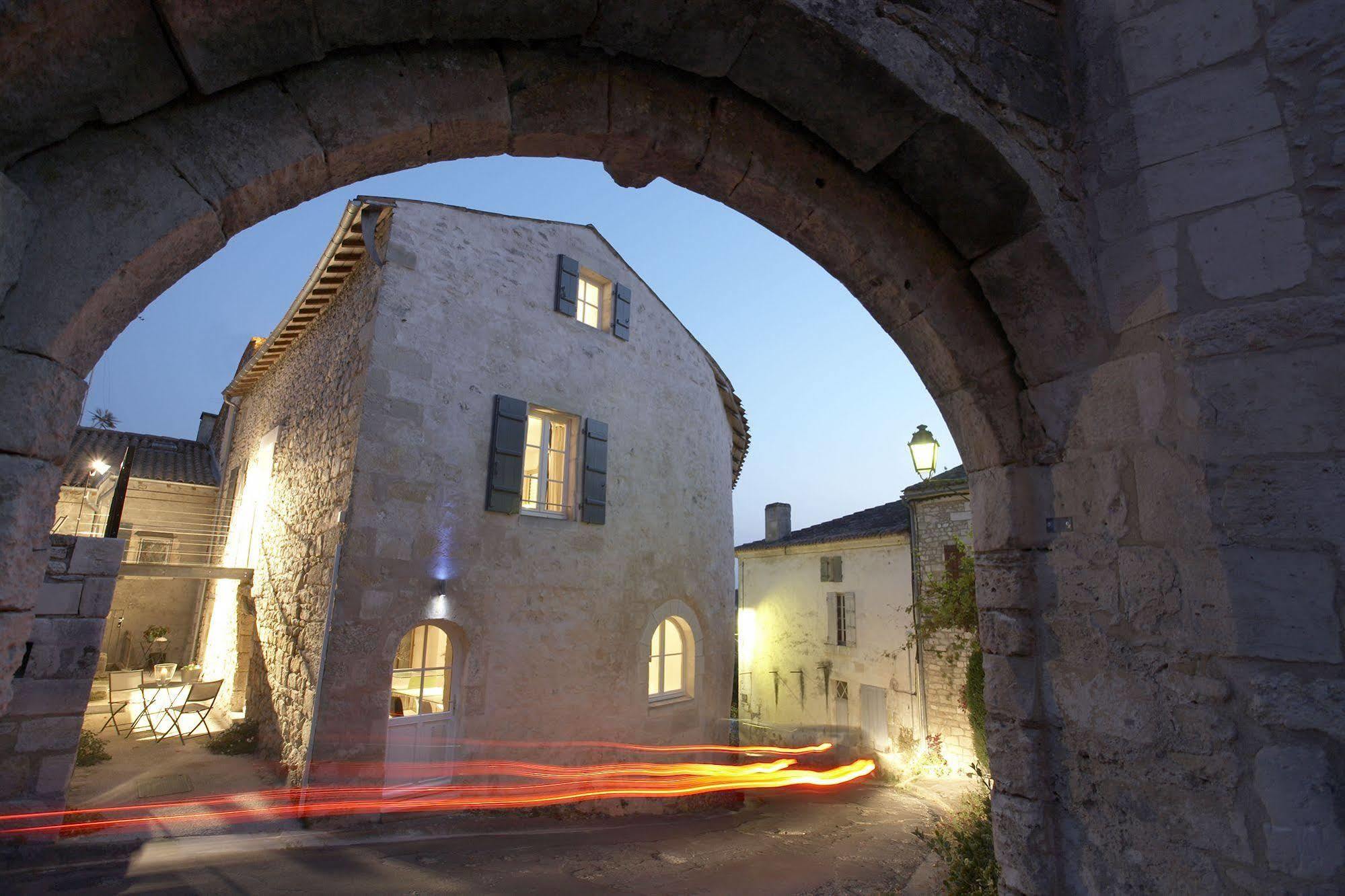 Design Hotel Des Francs Garcons Saint-Sauvant  Екстер'єр фото