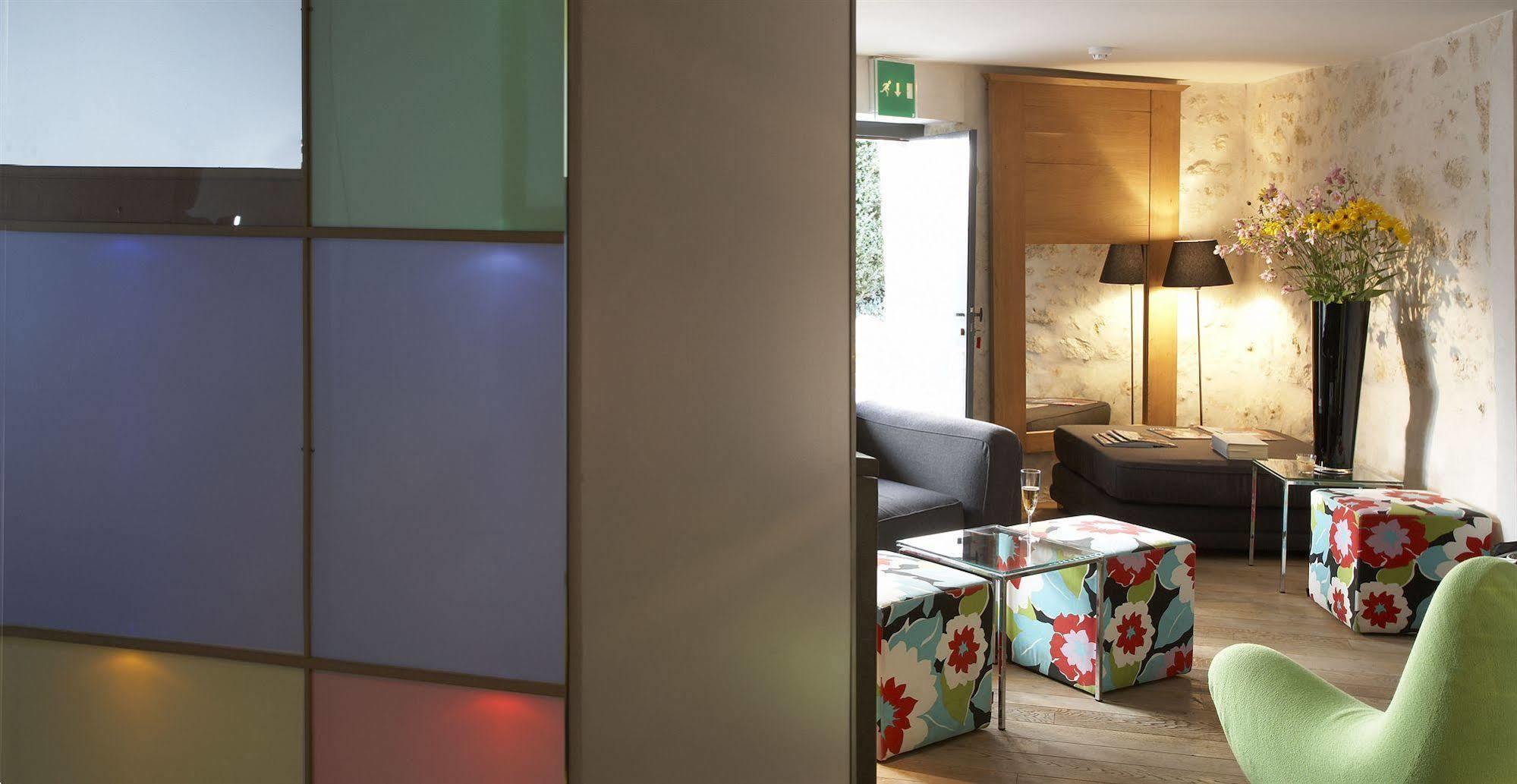 Design Hotel Des Francs Garcons Saint-Sauvant  Екстер'єр фото